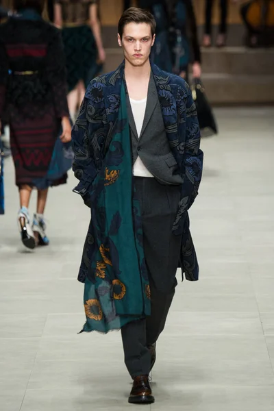 Look 44